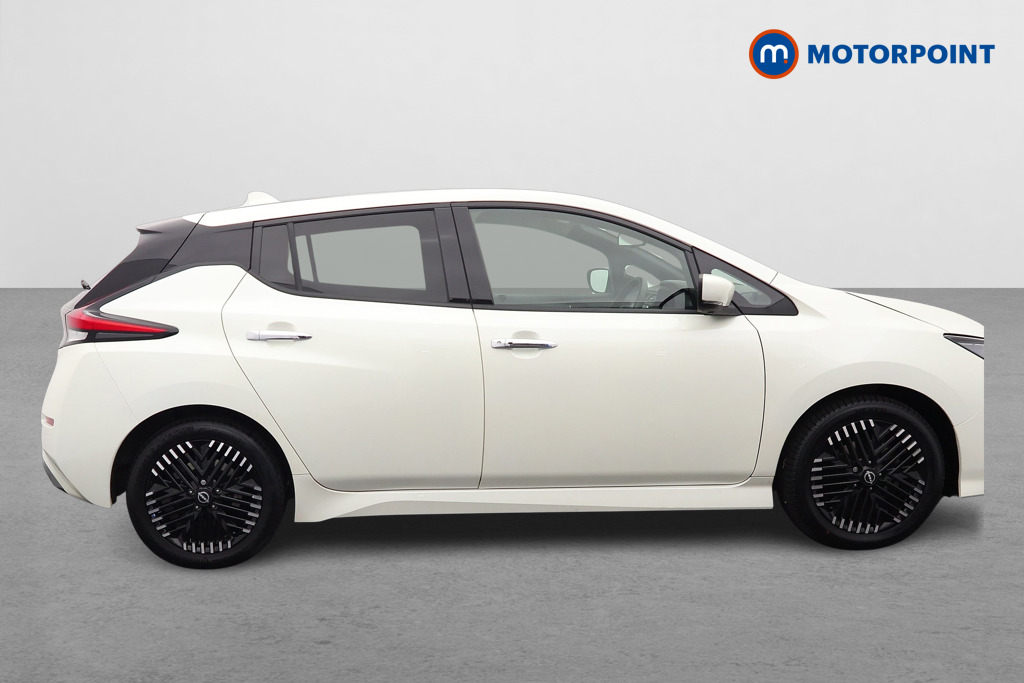 Nissan Leaf N-Connecta Automatic Electric Hatchback - Stock Number (1657838) - Drivers side