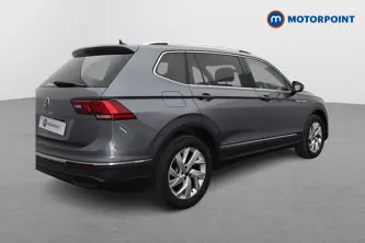 Volkswagen Tiguan Allspace Life Automatic Petrol SUV - Stock Number (1659833) - Drivers side rear corner