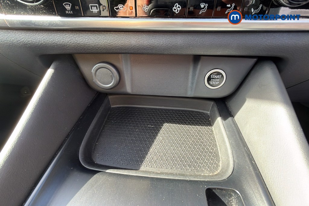 Nissan Qashqai N-Connecta Automatic Petrol SUV - Stock Number (1660044) - 3rd supplementary image
