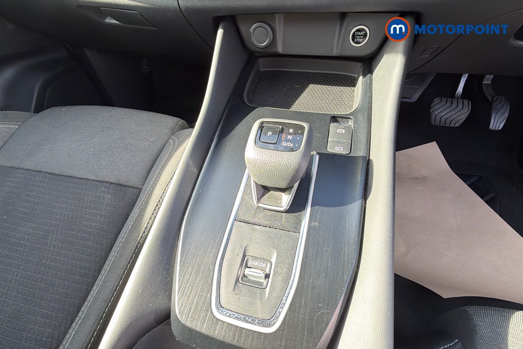 Nissan Qashqai N-Connecta Automatic Petrol SUV - Stock Number (1660044) - 4th supplementary image