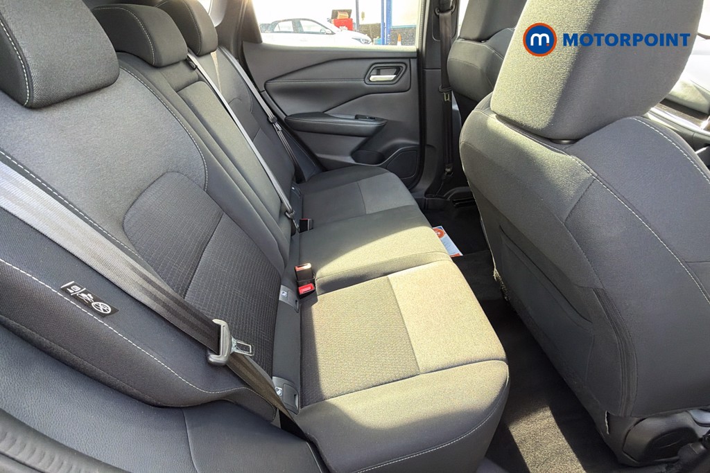 Nissan Qashqai N-Connecta Automatic Petrol SUV - Stock Number (1660044) - 7th supplementary image