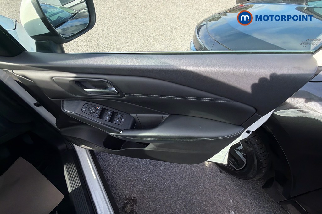 Nissan Qashqai N-Connecta Automatic Petrol SUV - Stock Number (1660044) - 38th supplementary image