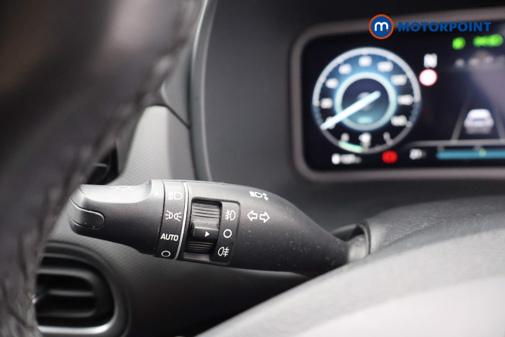 Hyundai Kona Premium Manual Petrol SUV - Stock Number (1663168) - 5th supplementary image