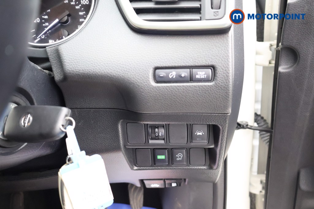 Nissan Qashqai Acenta Premium Automatic Petrol SUV - Stock Number (1663190) - 7th supplementary image