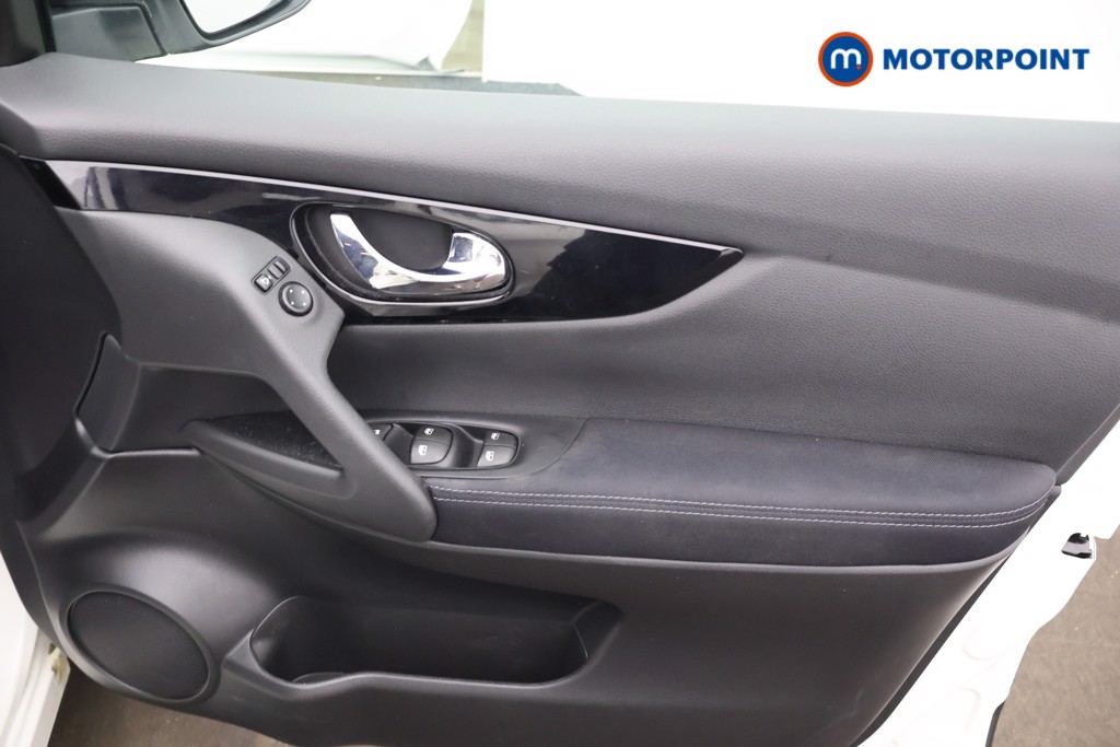 Nissan Qashqai Acenta Premium Automatic Petrol SUV - Stock Number (1663190) - 12th supplementary image