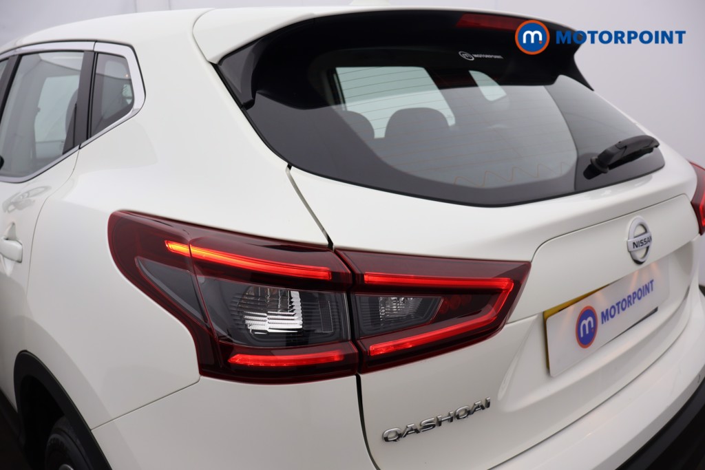 Nissan Qashqai Acenta Premium Automatic Petrol SUV - Stock Number (1663190) - 23rd supplementary image