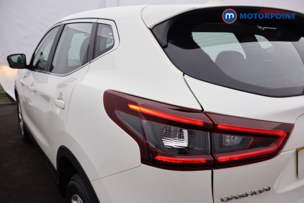 Nissan Qashqai Acenta Premium Automatic Petrol SUV - Stock Number (1663190) - 24th supplementary image