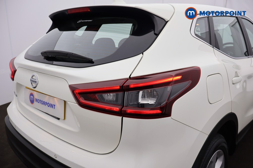 Nissan Qashqai Acenta Premium Automatic Petrol SUV - Stock Number (1663190) - 25th supplementary image