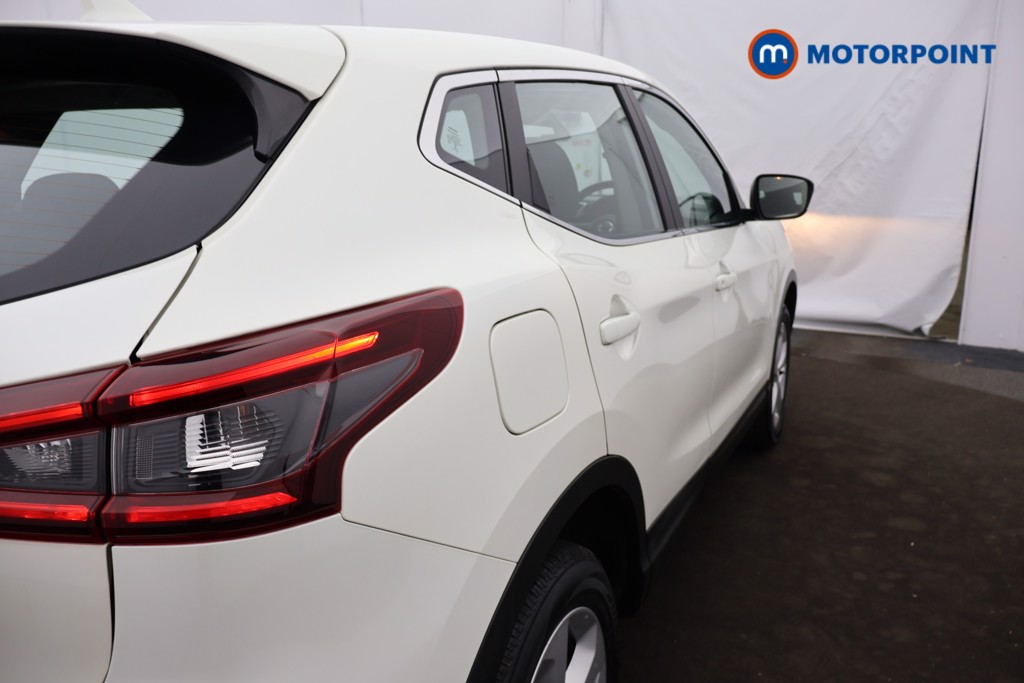 Nissan Qashqai Acenta Premium Automatic Petrol SUV - Stock Number (1663190) - 26th supplementary image