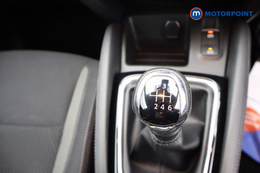 Nissan Qashqai Acenta Premium Manual Petrol SUV - Stock Number (1663302) - 9th supplementary image