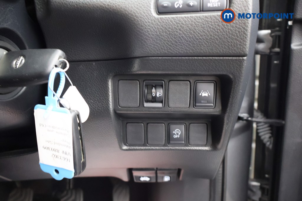 Nissan Qashqai Acenta Premium Manual Petrol SUV - Stock Number (1663302) - 13th supplementary image