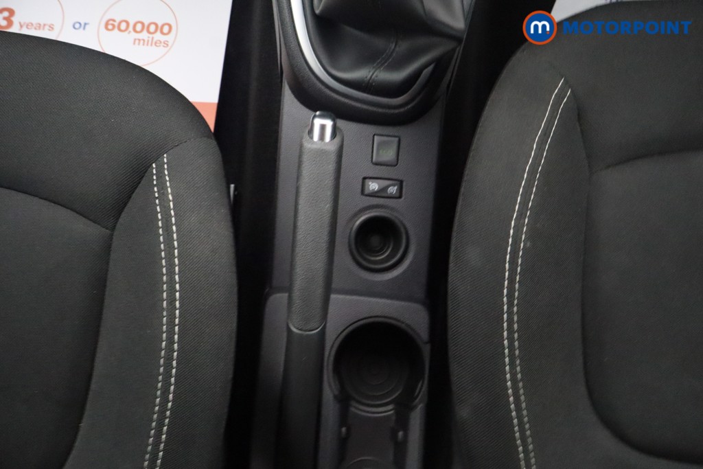Renault Captur Iconic Manual Petrol SUV - Stock Number (1664435) - 6th supplementary image