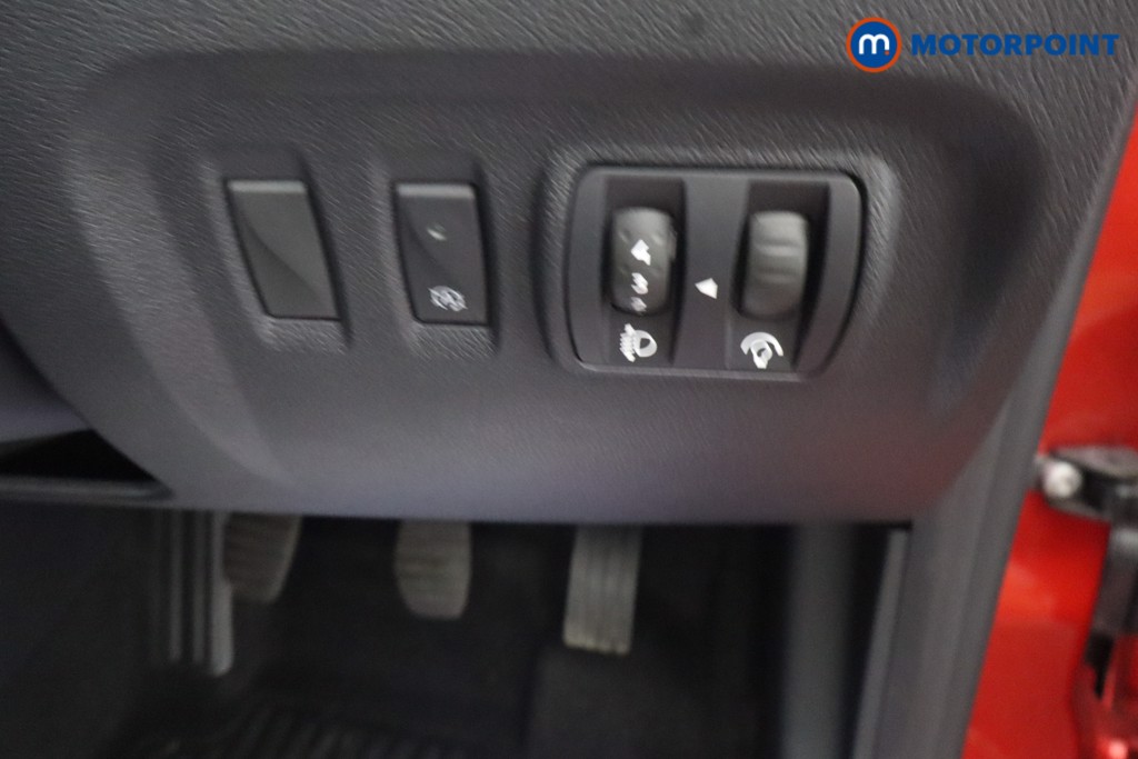 Renault Captur Iconic Manual Petrol SUV - Stock Number (1664435) - 14th supplementary image