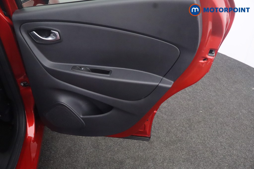 Renault Captur Iconic Manual Petrol SUV - Stock Number (1664435) - 21st supplementary image