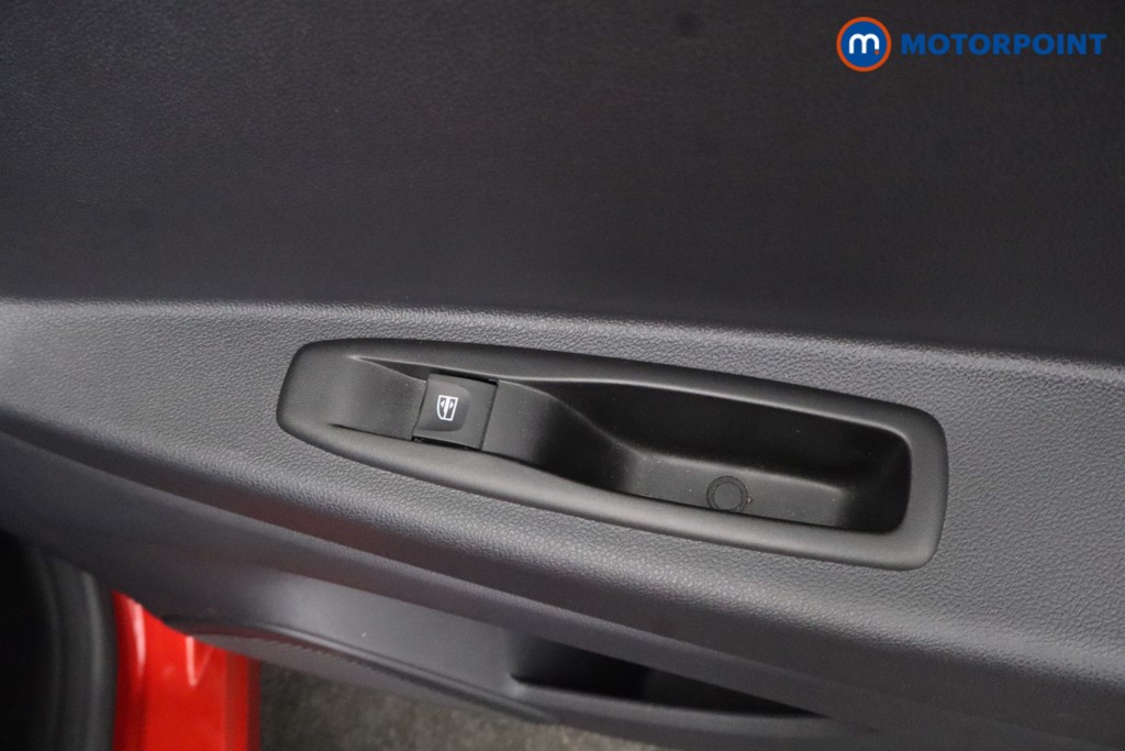 Renault Captur Iconic Manual Petrol SUV - Stock Number (1664435) - 23rd supplementary image