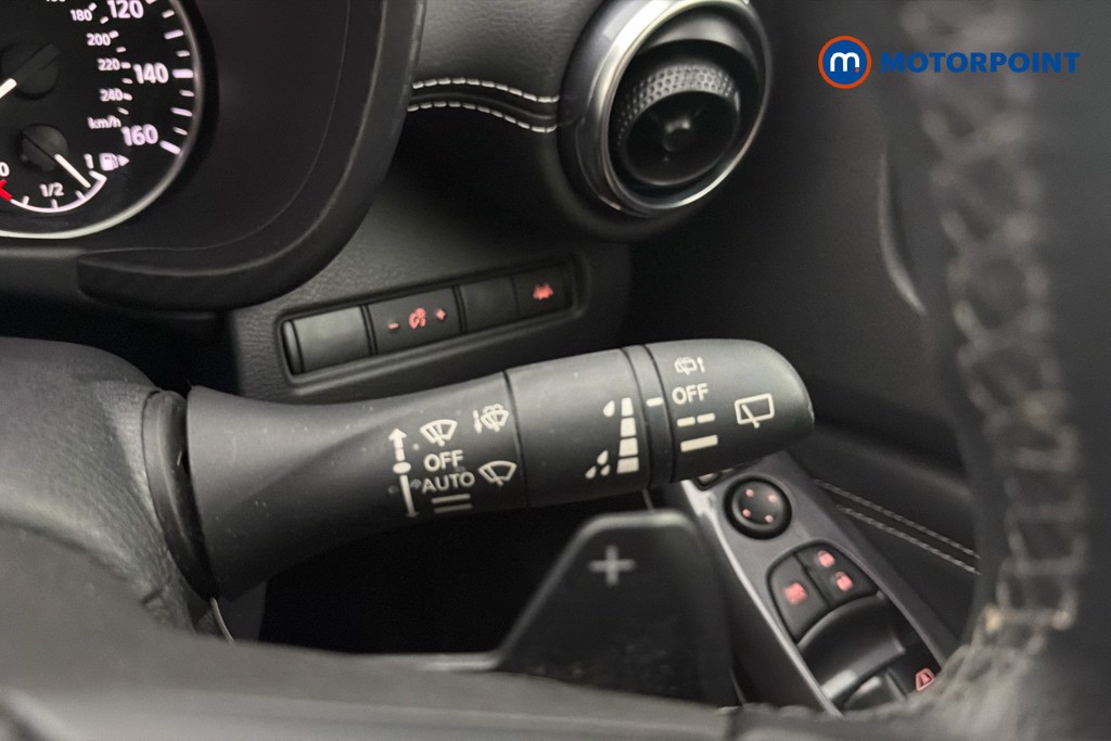 Nissan Juke N-Connecta Automatic Petrol SUV - Stock Number (1665089) - 7th supplementary image