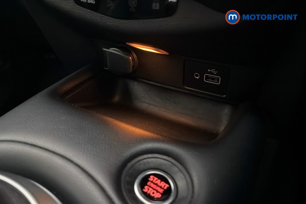 Nissan Juke N-Connecta Automatic Petrol SUV - Stock Number (1665089) - 17th supplementary image