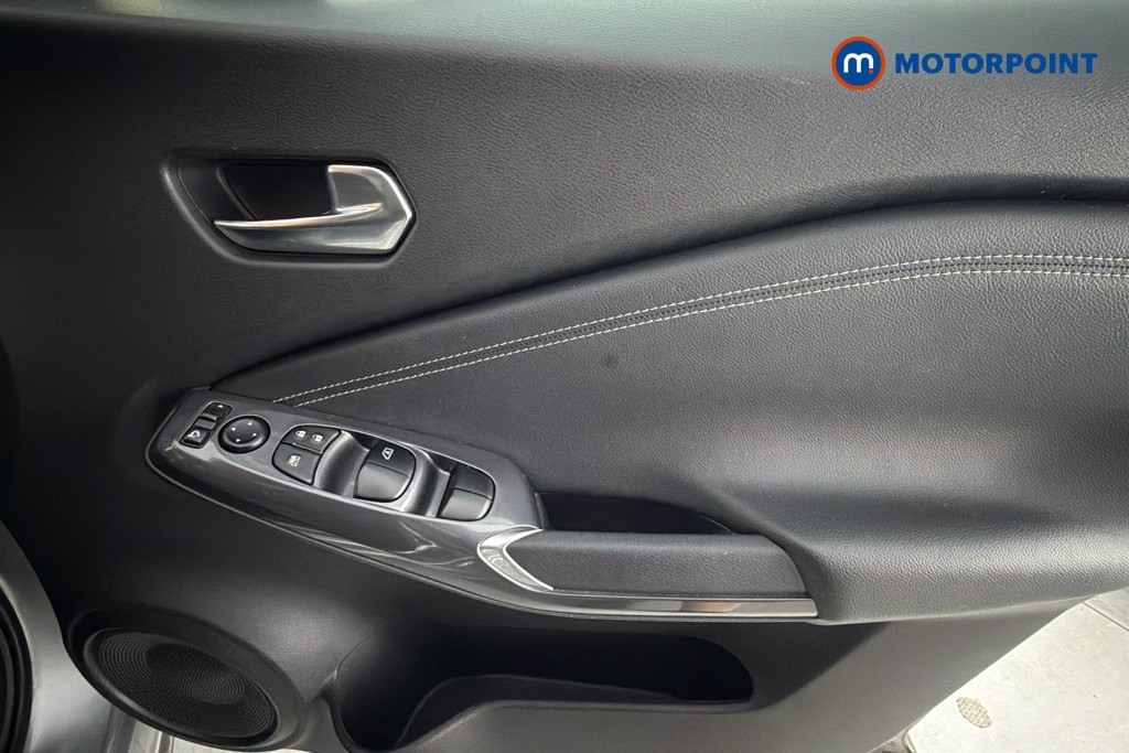 Nissan Juke N-Connecta Automatic Petrol SUV - Stock Number (1665089) - 19th supplementary image