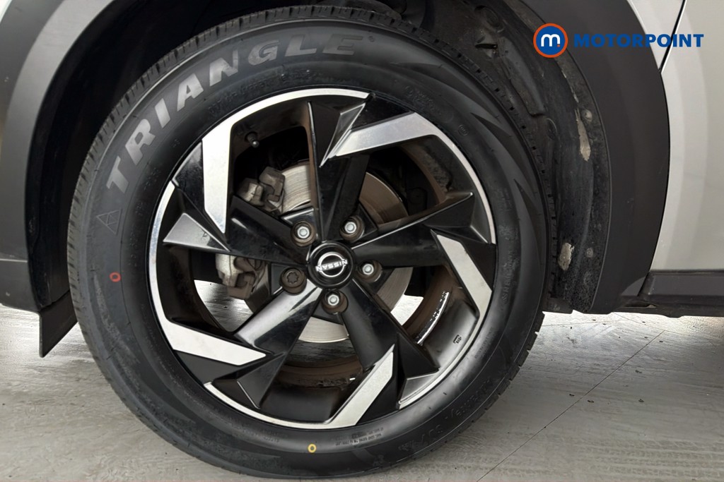 Nissan Juke N-Connecta Automatic Petrol SUV - Stock Number (1665089) - 47th supplementary image