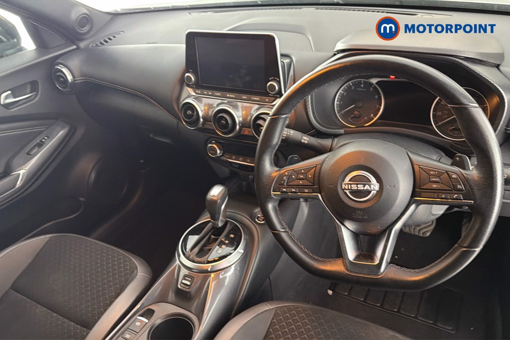 Nissan Juke N-Connecta Automatic Petrol SUV - Stock Number (1665089) - 1st supplementary image