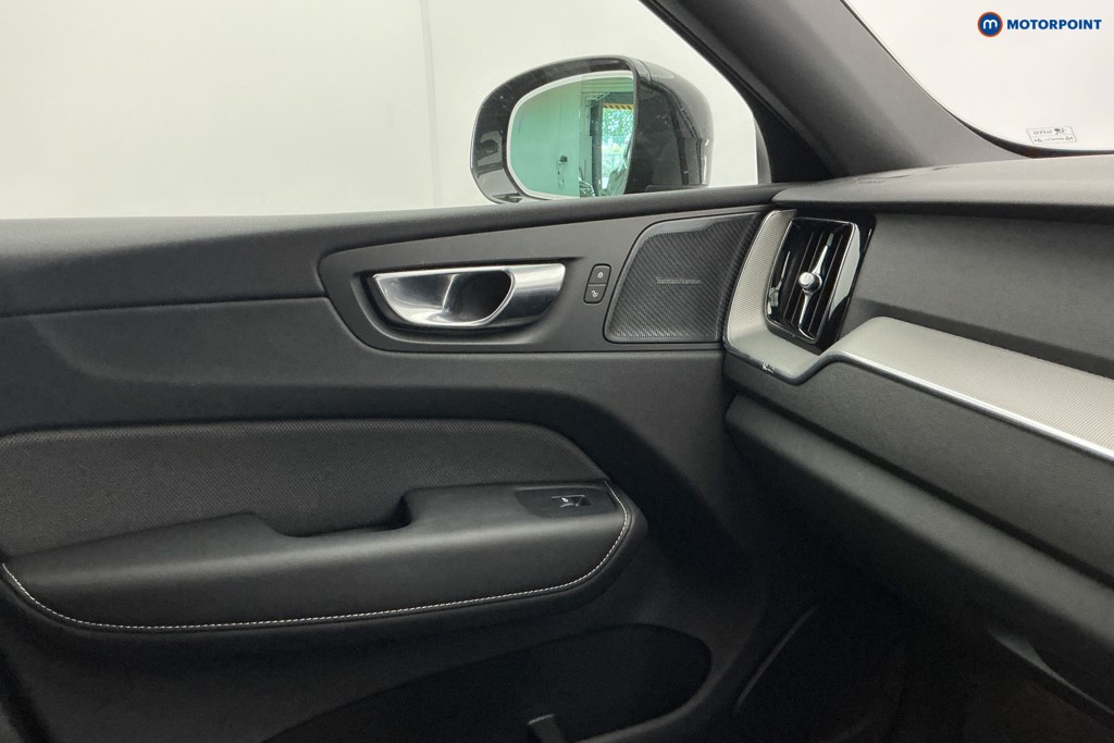 Volvo Xc60 Plus Automatic Petrol SUV - Stock Number (1665426) - 17th supplementary image