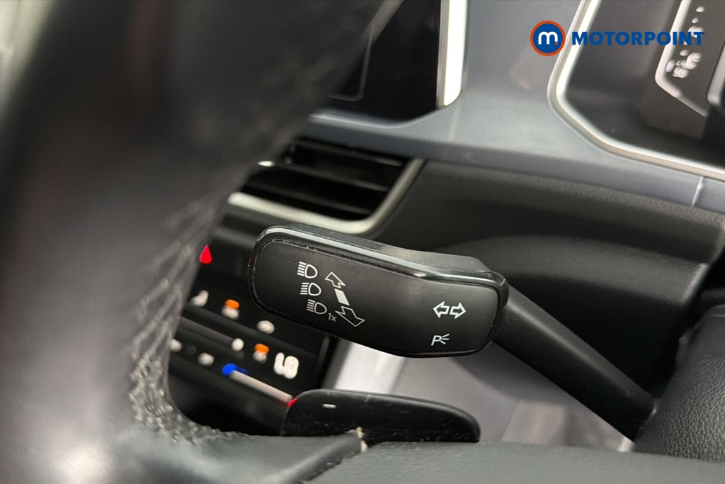 Volkswagen T-Roc Style Automatic Petrol SUV - Stock Number (1666357) - 5th supplementary image