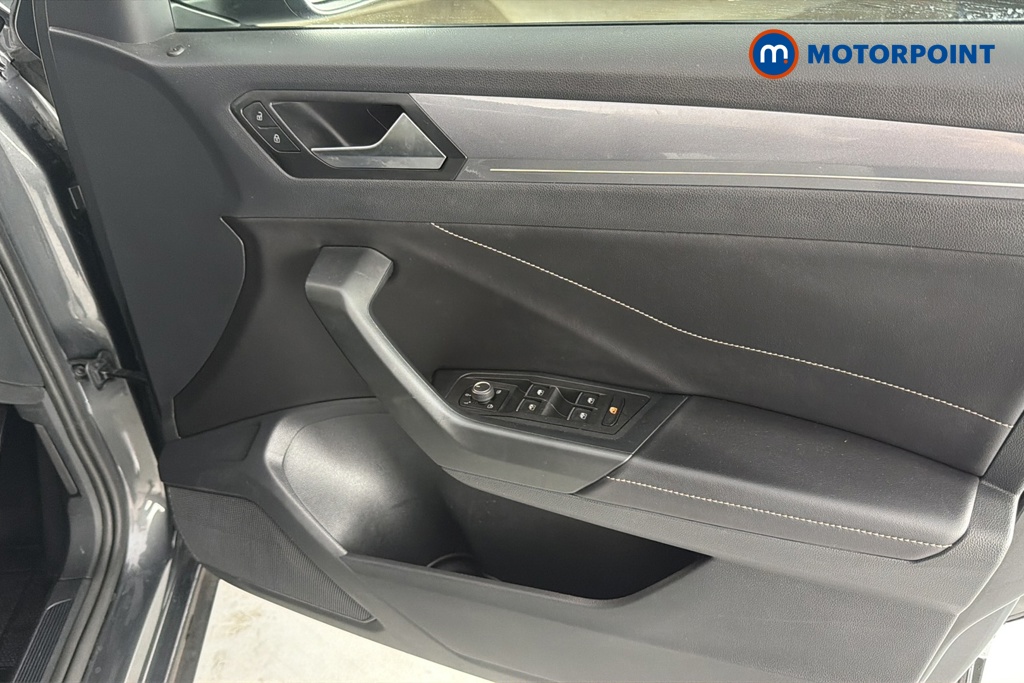 Volkswagen T-Roc Style Automatic Petrol SUV - Stock Number (1666357) - 18th supplementary image