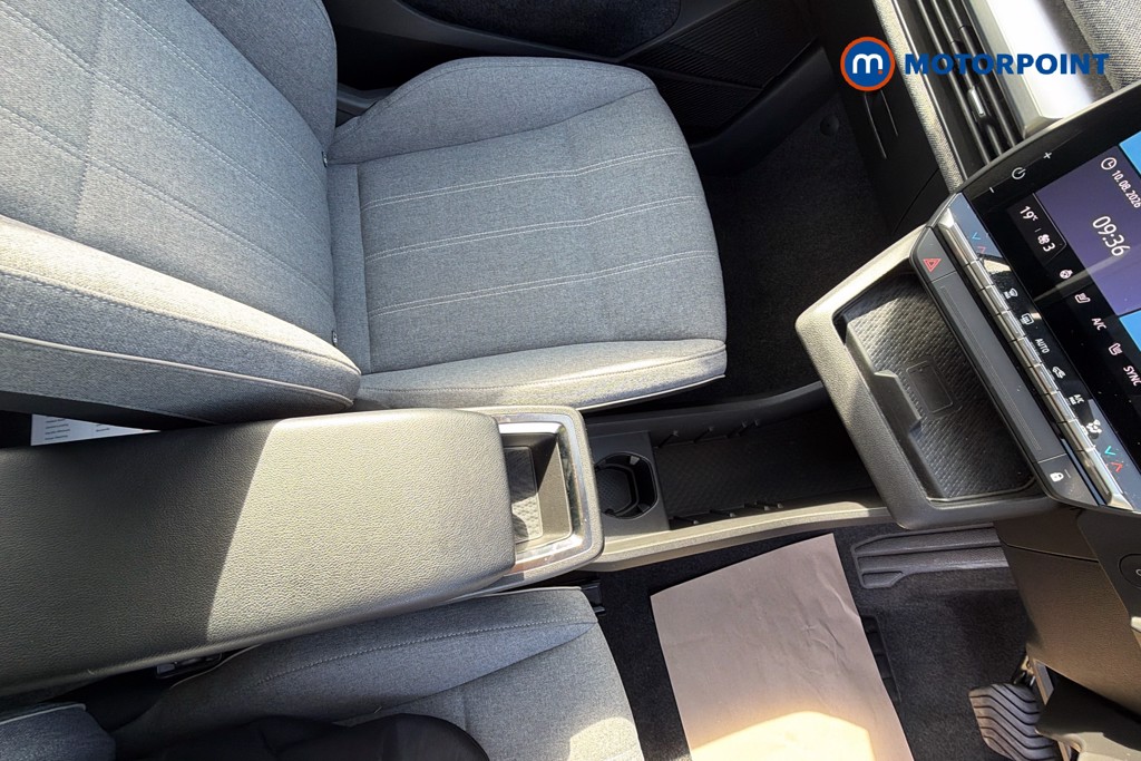 Renault Megane E-Tech Equilibre Automatic Electric Hatchback - Stock Number (1666588) - 5th supplementary image