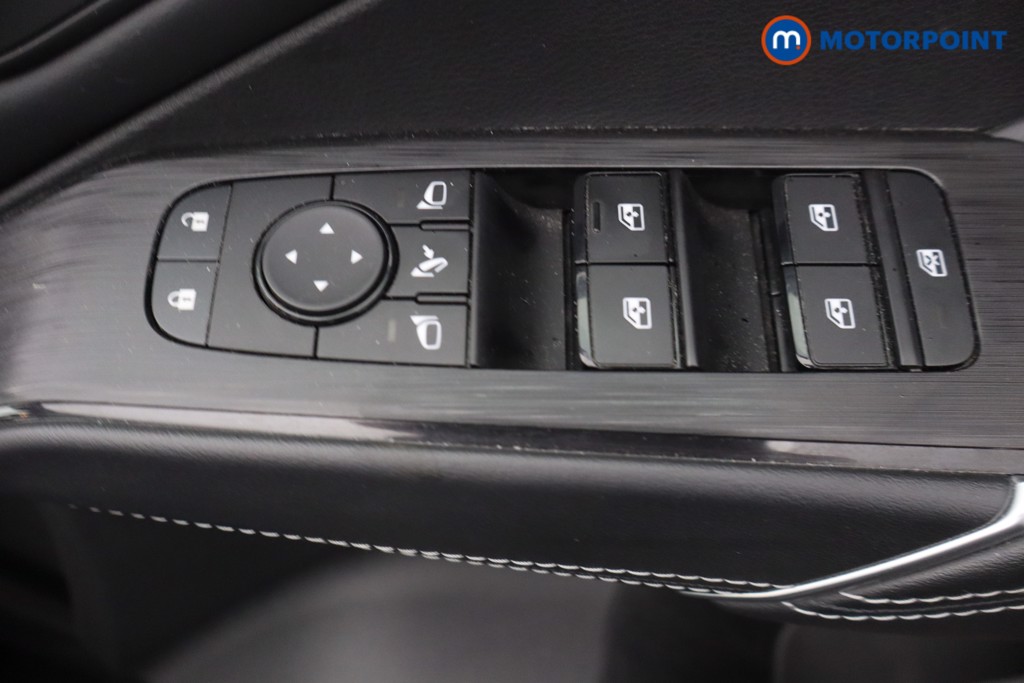 Nissan Qashqai N-Connecta Automatic Petrol-Electric Hybrid SUV - Stock Number (1667338) - 11th supplementary image