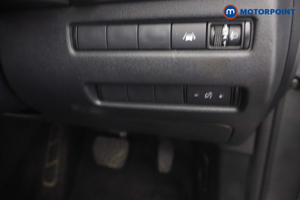 Nissan Qashqai N-Connecta Automatic Petrol-Electric Hybrid SUV - Stock Number (1667338) - 13th supplementary image