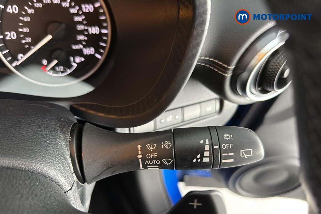 Nissan Juke N-Connecta Automatic Petrol SUV - Stock Number (1667574) - 6th supplementary image