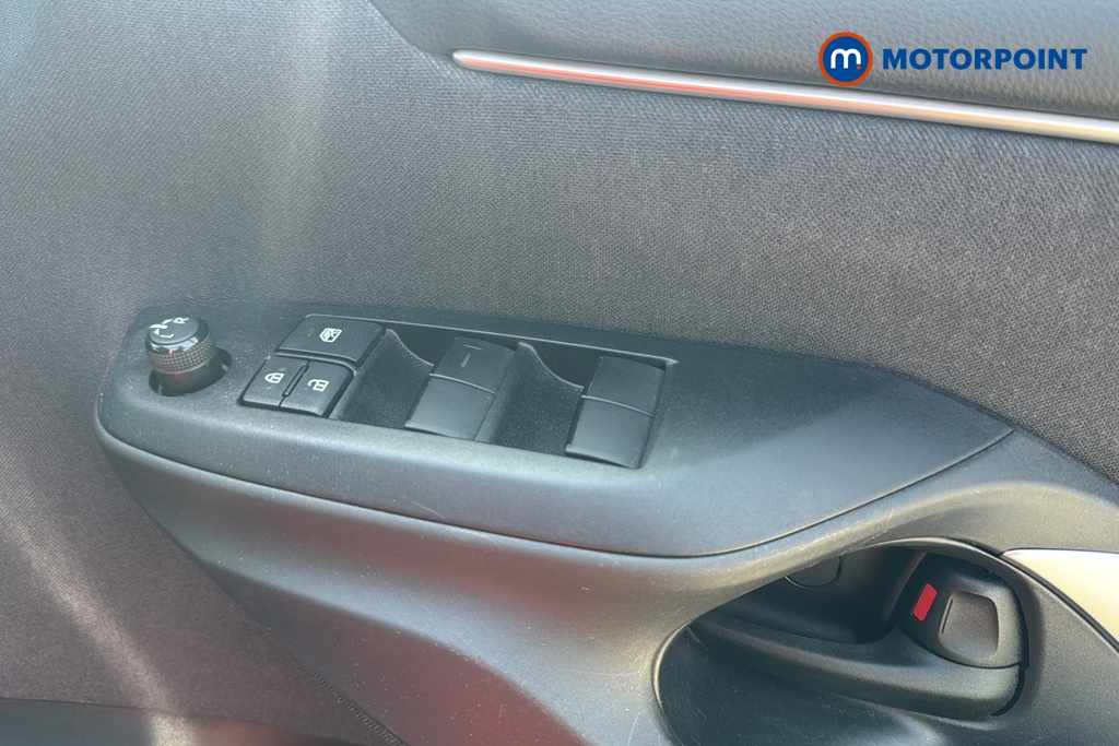 Toyota Yaris Design Automatic Petrol-Electric Hybrid Hatchback - Stock Number (1668301) - 19th supplementary image