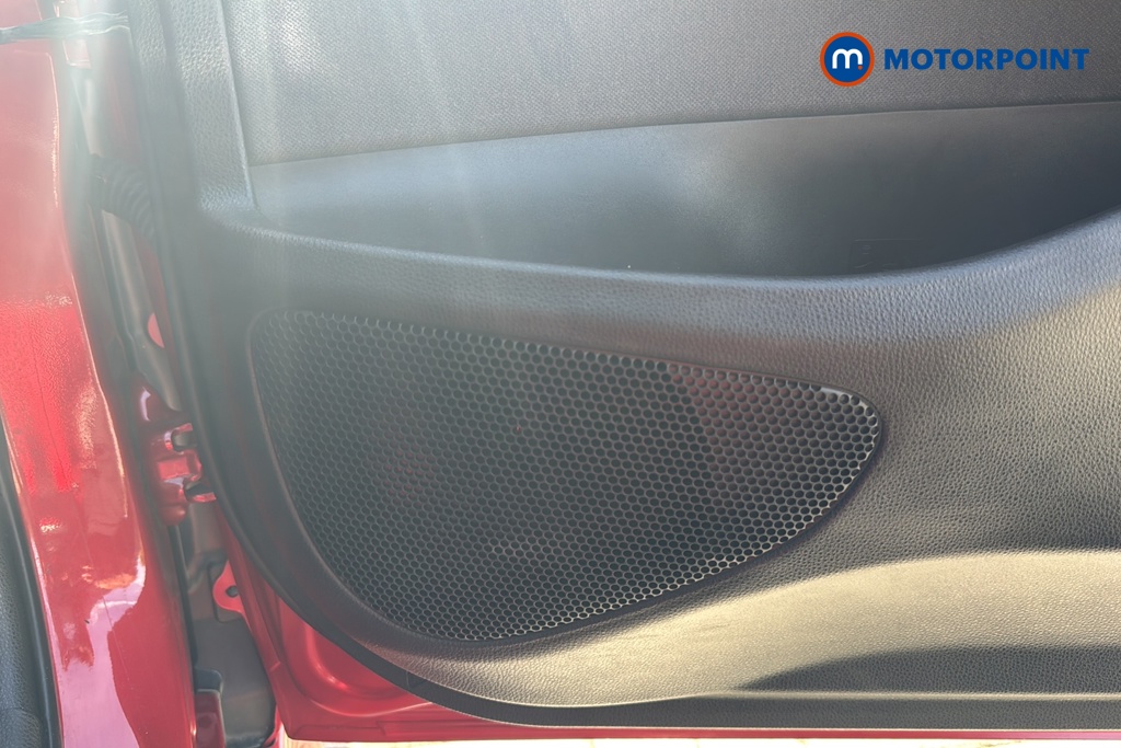 Toyota Yaris Design Automatic Petrol-Electric Hybrid Hatchback - Stock Number (1668301) - 21st supplementary image