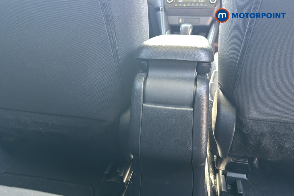 Toyota Yaris Design Automatic Petrol-Electric Hybrid Hatchback - Stock Number (1668301) - 28th supplementary image