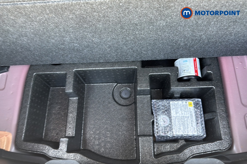 Toyota Yaris Design Automatic Petrol-Electric Hybrid Hatchback - Stock Number (1668301) - 33rd supplementary image