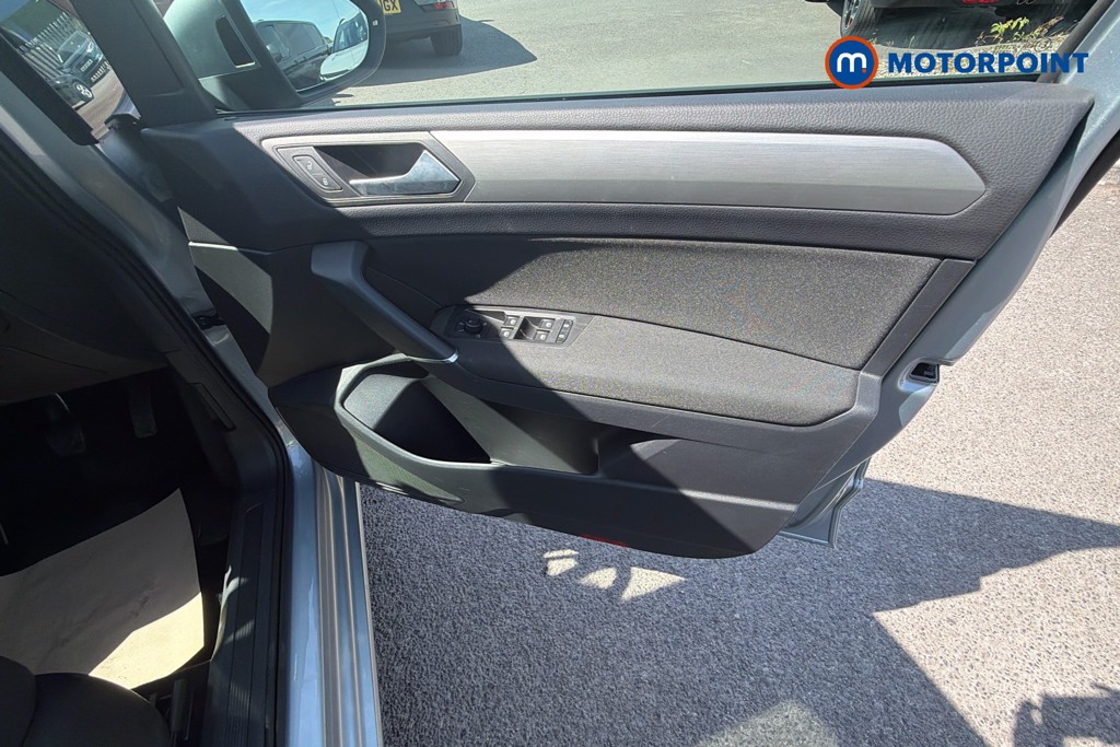 Volkswagen Touran Match Manual Petrol People Carrier - Stock Number (1668476) - 38th supplementary image