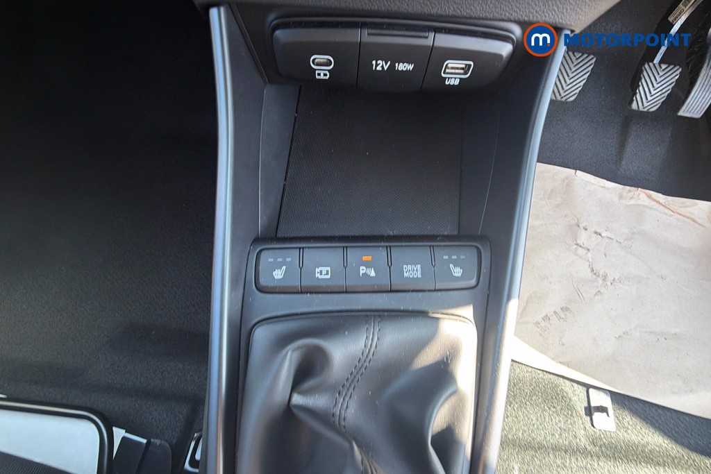 Hyundai I20 Premium Manual Petrol Hatchback - Stock Number (1633214) - 4th supplementary image