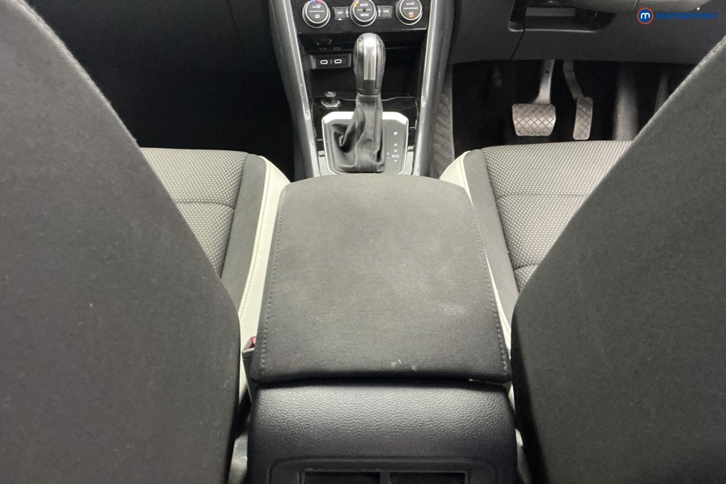 Volkswagen T-Roc SEL Automatic Petrol SUV - Stock Number (1635726) - 11th supplementary image
