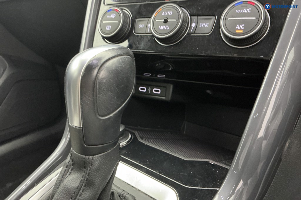 Volkswagen T-Roc SEL Automatic Petrol SUV - Stock Number (1635726) - 16th supplementary image
