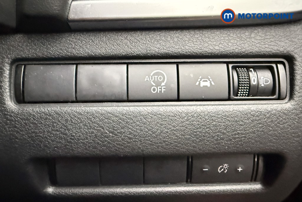 Nissan Qashqai N-Connecta Manual Petrol SUV - Stock Number (1651182) - 17th supplementary image