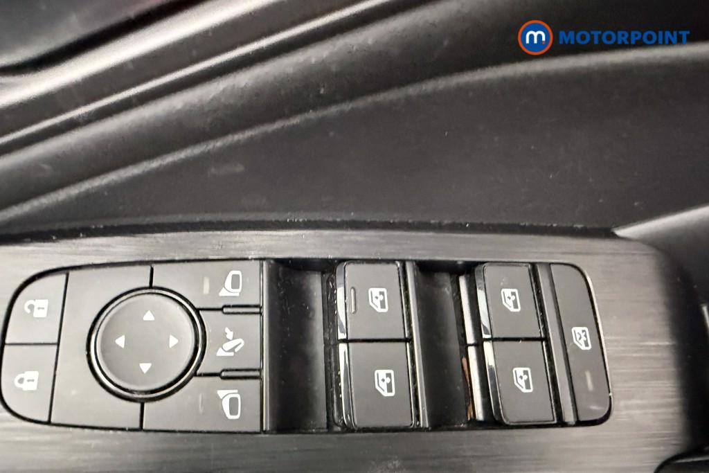 Nissan Qashqai N-Connecta Manual Petrol SUV - Stock Number (1651182) - 19th supplementary image