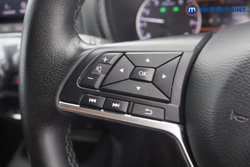 Nissan Juke N-Connecta Manual Petrol SUV - Stock Number (1652363) - 6th supplementary image