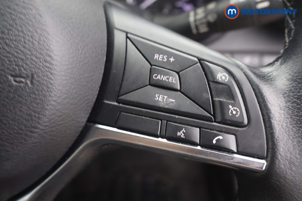 Nissan Juke N-Connecta Manual Petrol SUV - Stock Number (1652363) - 7th supplementary image