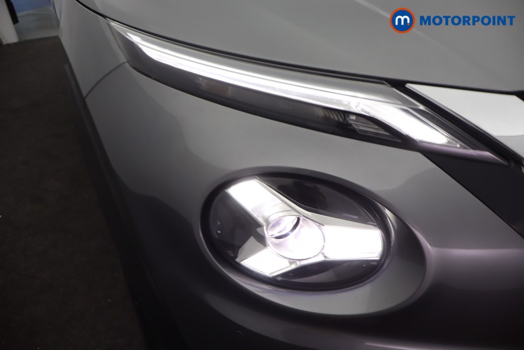 Nissan Juke N-Connecta Manual Petrol SUV - Stock Number (1652363) - 16th supplementary image