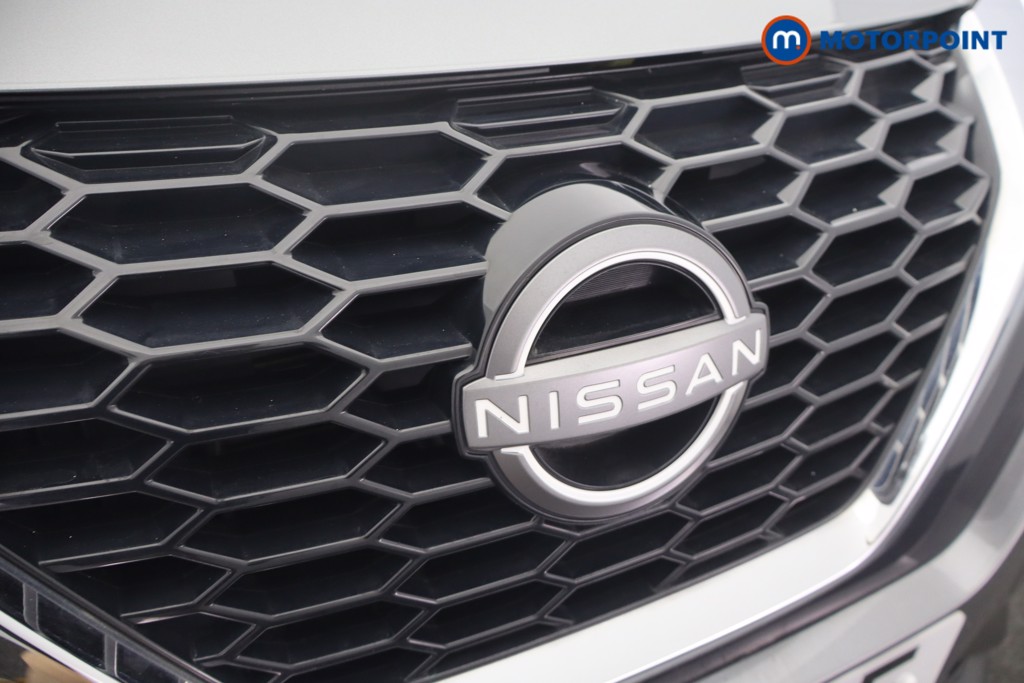 Nissan Juke N-Connecta Manual Petrol SUV - Stock Number (1652363) - 17th supplementary image