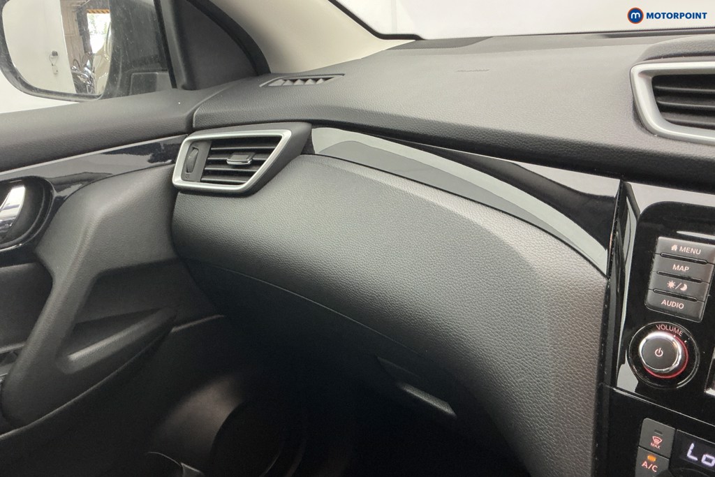 Nissan Qashqai Acenta Premium Automatic Petrol SUV - Stock Number (1653069) - 19th supplementary image