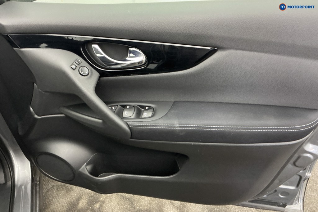 Nissan Qashqai Acenta Premium Automatic Petrol SUV - Stock Number (1653069) - 25th supplementary image