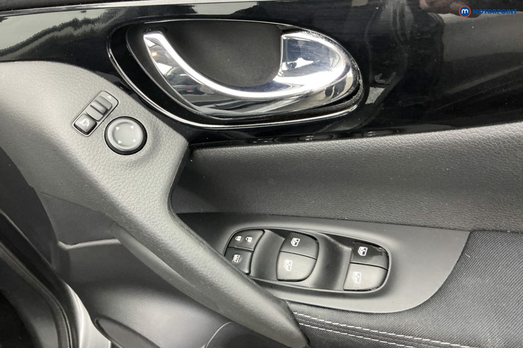 Nissan Qashqai Acenta Premium Automatic Petrol SUV - Stock Number (1653069) - 26th supplementary image