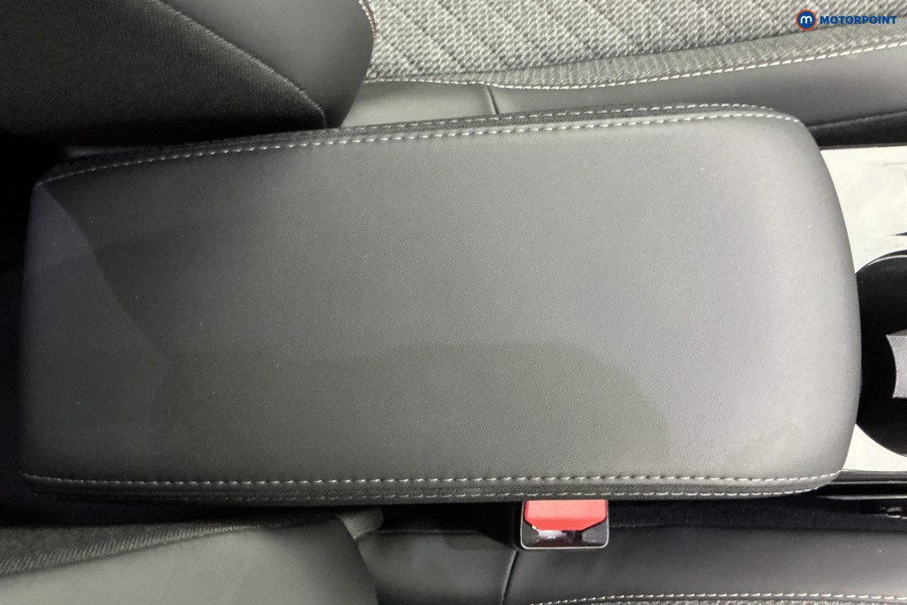 Peugeot 2008 Allure Automatic Petrol SUV - Stock Number (1653665) - 13th supplementary image