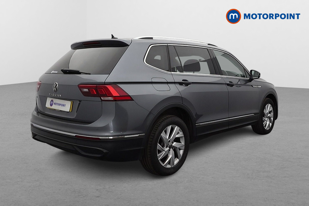 Volkswagen Tiguan Allspace Life Automatic Petrol SUV - Stock Number (1653840) - Drivers side rear corner